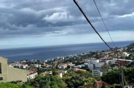 Building Land - Santo António, with sea view