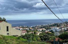 Building Land - Santo António, with sea view
