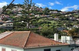 Building Land - Santo António, with sea view