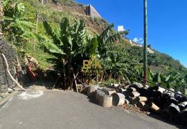 Land with 2295 m2