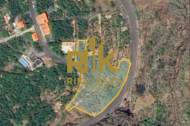 Land with 2295 m2