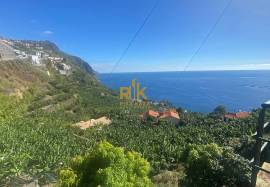 Land with 2295 m2