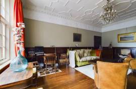 Luxury 3 Bed Flat For sale in Hove Brighton United
