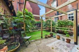 Luxury 3 Bed Flat For sale in Hove Brighton United