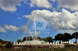 Building with three independent fractions