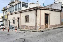 Building with three independent fractions