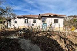 Maison rurale avec 3 chambres, 2 salles de bains près de Dve Mogili, région de Ruse