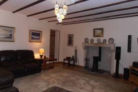 €299900 - Beautiful Detached 4 Bedroomed Stone Property