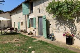 €315750 - Beautiful Detached 4 Bedroomed Stone Property