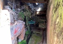 2 Villas with Old Grocery Store