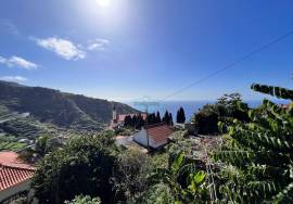 2 Villas with Old Grocery Store