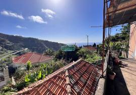 2 Villas with Old Grocery Store