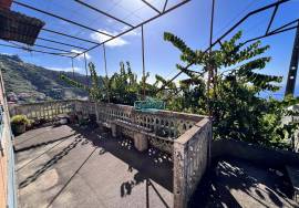 2 Villas with Old Grocery Store