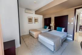 3 Bed Top Floor Apartment at Porto de Mós