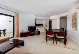 3 Bed Top Floor Apartment at Porto de Mós