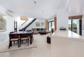 3 Bed Top Floor Apartment at Porto de Mós