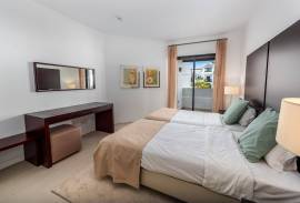 3 Bed Top Floor Apartment at Porto de Mós