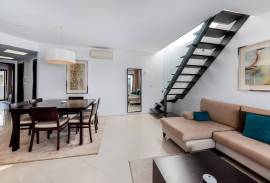 3 Bed Top Floor Apartment at Porto de Mós