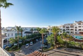 3 Bed Top Floor Apartment at Porto de Mós