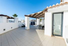 3 Bed Top Floor Apartment at Porto de Mós