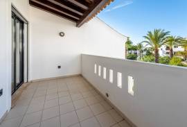 3 Bed Top Floor Apartment at Porto de Mós