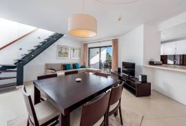 3 Bed Top Floor Apartment at Porto de Mós