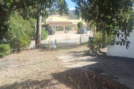 Set of 2 villas with land in Cortelha 4064 m2