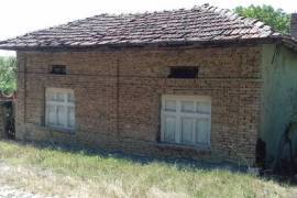 Rural house for renovation in Targovishte region, 2000m2 yard, 1 hour from Varna airport Pay Monthly