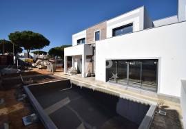 ALBUFEIRA- NEW SEMI-DETACHED 3 BEDROOM HOUSE