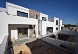 ALBUFEIRA- NEW SEMI-DETACHED 3 BEDROOM HOUSE