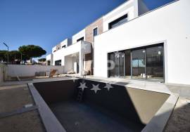 ALBUFEIRA- NEW SEMI-DETACHED 3 BEDROOM HOUSE