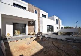 ALBUFEIRA- NEW SEMI-DETACHED 3 BEDROOM HOUSE