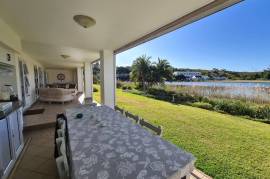 Luxury 3 Bed Villa For Sale in Port Edward South