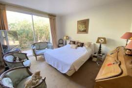 Detached Villa With Large Garden