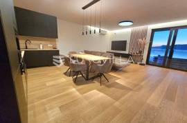 Rijeka, Costabella, luxurious newly renovated three-room apartment, NKP 86.57 m2