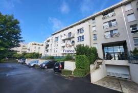 Magnifique Duplex Entierement Renove
