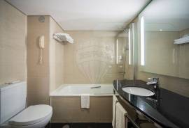 REAL RIGHTS OF PERIODIC HOUSING
Magnificent opportunity to become the owner of a week's holiday in one of the best hotels in Cascais, where you can enjoy the sun, the sea and the sound of the waves at any time of the day