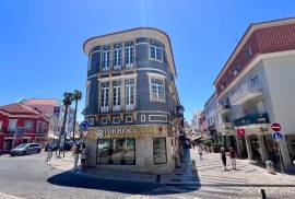 REAL RIGHTS OF PERIODIC HOUSING
Magnificent opportunity to become the owner of a week's holiday in one of the best hotels in Cascais, where you can enjoy the sun, the sea and the sound of the waves at any time of the day