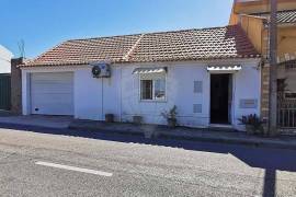 T2+2 semi-detached House
If you like peace and quiet in the countryside, this is an opportunity to make your dream come true