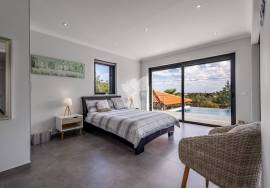 Large detached 4 bedroom villa with infinity pool, basement, attic & gardens. Near Moncarapacho. Large detached 4 bedroom villa with infinity pool, basement, attic & gardens. Near Moncarapacho.