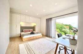 Excellent 6 Bed Villa For Sale in Cape Town South