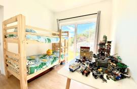 Excellent 6 Bed Villa For Sale in Cape Town South