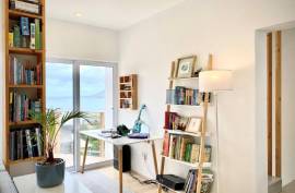 Excellent 6 Bed Villa For Sale in Cape Town South