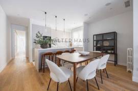 Apartment for sale in Recoletos, Madrid.
