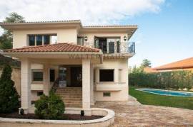 Detached villa with garden and pool for sale in Ciudad Universitaria, Madrid