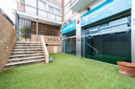 Exclusive commercial premises for sale with 4 parking spaces on Paseo de la Habana in Bernabéu, Latin America, Madrid