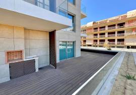 3-beds apartment, with river view, inserted in a luxury condominium
