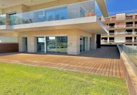 3-beds apartment, with river view, inserted in a luxury condominium