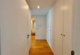 3-beds apartment, with river view, inserted in a luxury condominium