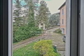 Renovated apartment with terrace and garage